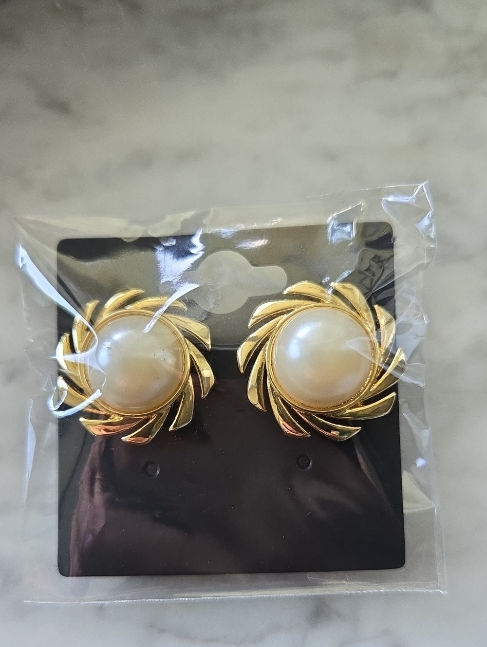 Vintage Gold and Cream Pearl-Style Swirl Clip Earrings - Picture 8 of 16